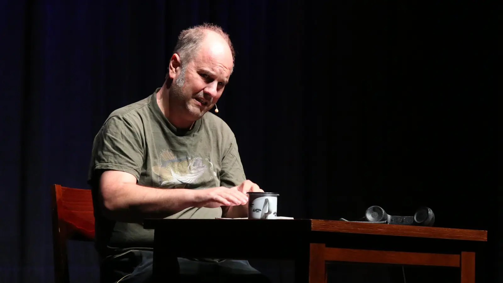 Die „Nachrichten aus dem Hinterhaus“ können nicht gut sein bei Matthias Egersdörfer. (Foto: Martina Kramer)