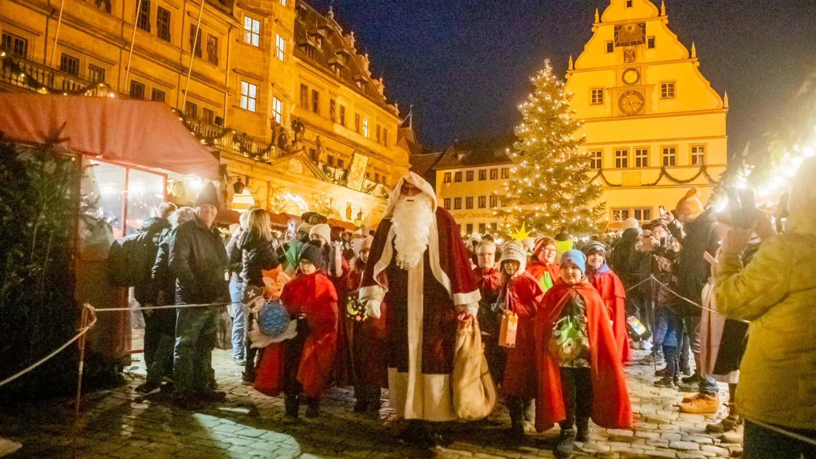 Der Reiterlesmarkt vor mittelalterlicher Kulisse zählt zu den stimmungsvollsten in Deutschland. (Foto: Evi Lemberger)