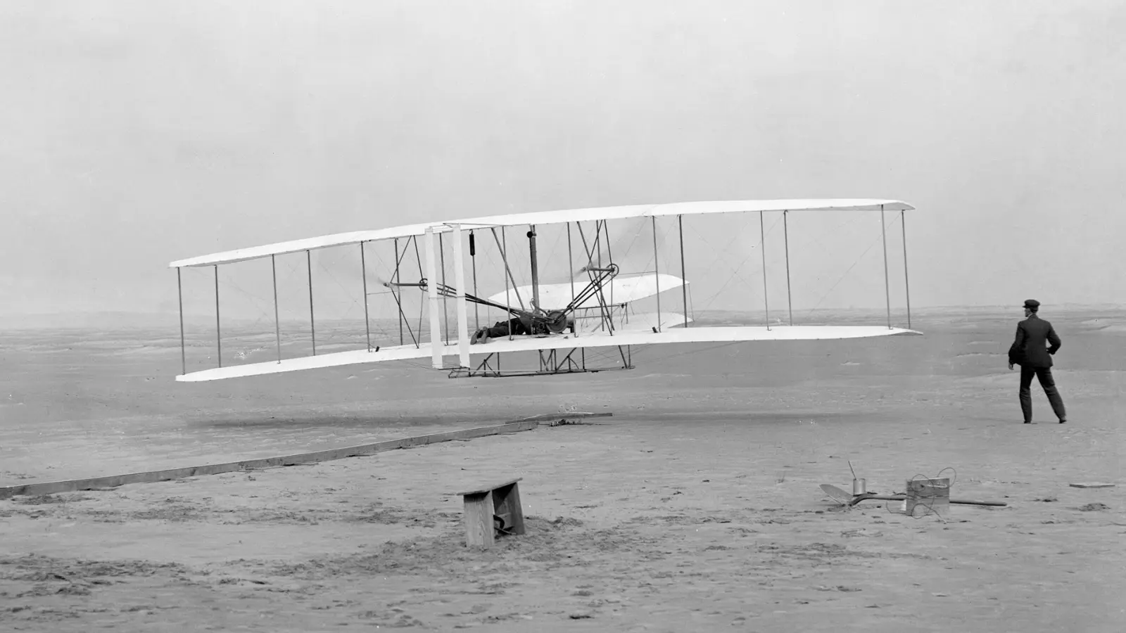 Um dieses Bild der Gebrüder Wright geht es. Es soll gefälscht sein. (Foto: John T. Daniels)