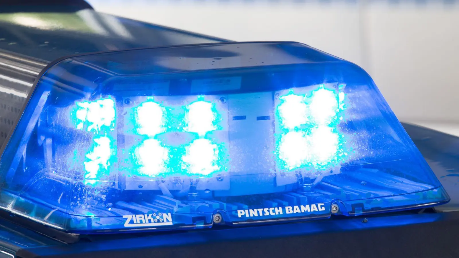 Die Polizei ermittelte unter anderem wegen fahrlässiger Körperverletzung gegen den Traktorfahrer. (Symbolbild) (Foto: Friso Gentsch/dpa)