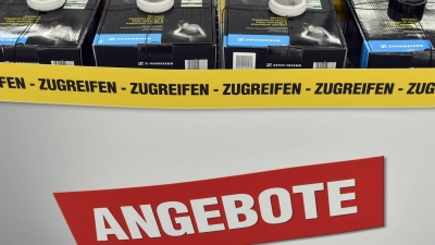 Viele Technik-Schnäppchen entpuppen sich als veraltete Geräte ohne aktuellen Support: Ein genauer Blick auf Updates und Ausstattung schützt vor Fehlkäufen. (Foto: Bernd Settnik/dpa/dpa-tmn)