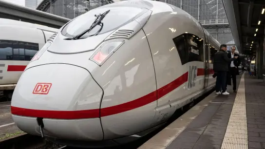 Insgesamt hat die Deutsche Bahn 73 ICE 3neo bestellt. (Foto: Boris Roessler/dpa)