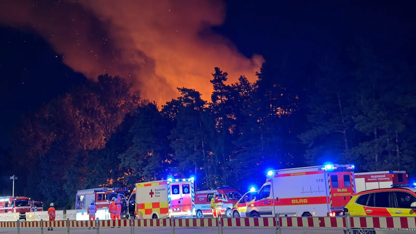 In Nürnberg brennt ein Waldstück.  (Foto: Sven Grundmann/NEWS5/dpa)