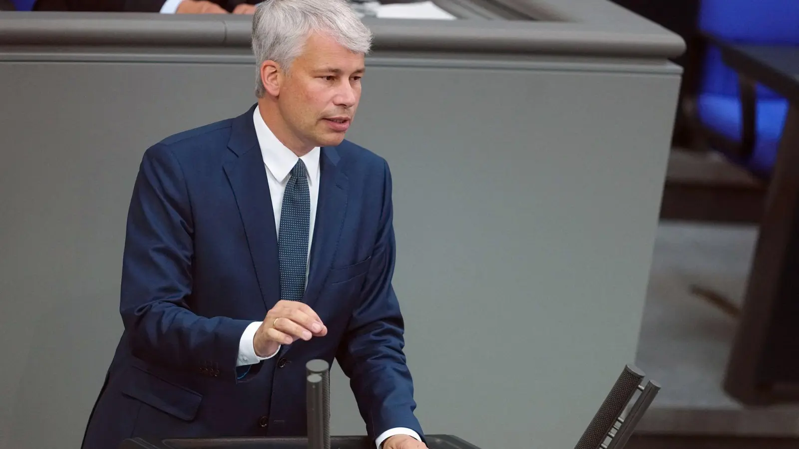 Der neue Minister Bilger äußert sich auch zur Bahn. (Foto: Kay Nietfeld/dpa)