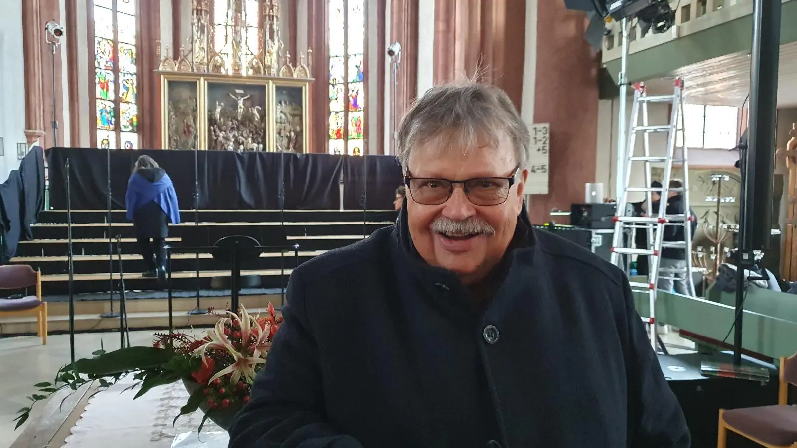 Dieter Weidemann vor seinen letzten Konzerten, hier in der Neustädter Stadtkirche. (Foto: Evelyn Wedel)