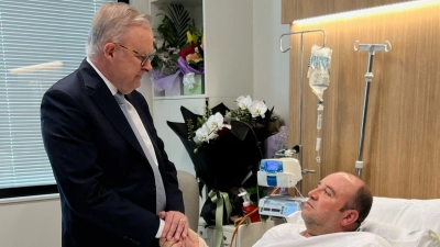 Ahmed al-Ahmed wurde als „Held von Sydney“ bekannt und liegt im Krankenhaus. (Foto: Australian Prime Minister Office/Australian Prime Minister Office/AP/dpa)