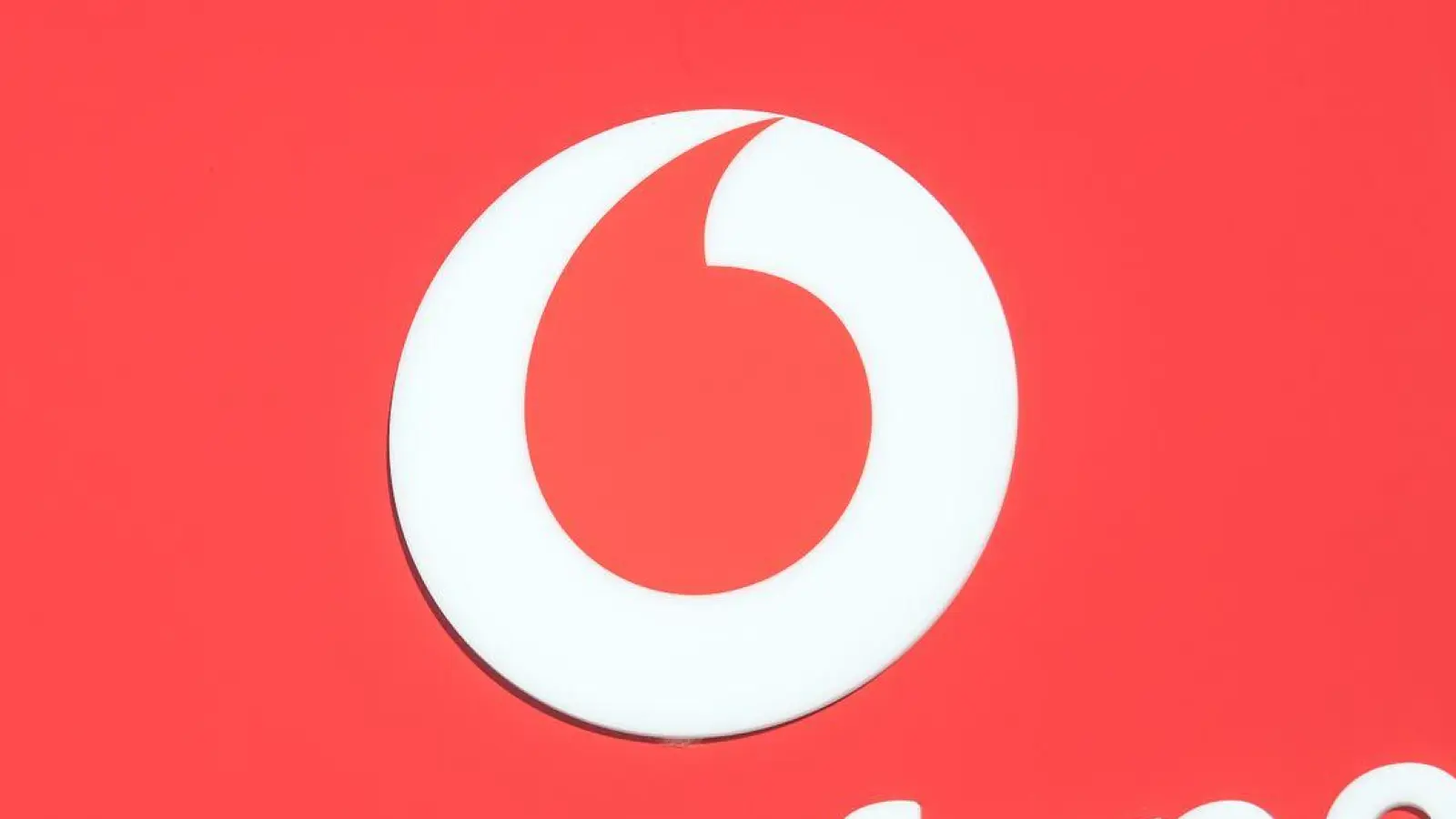 Vodafone will in den kommenden zehn Jahren 1,37 Mrd. Euro in die Dienste investieren, die gemeinsam mit Microsoft entwickelt würden. (Foto: Federico Gambarini/dpa)
