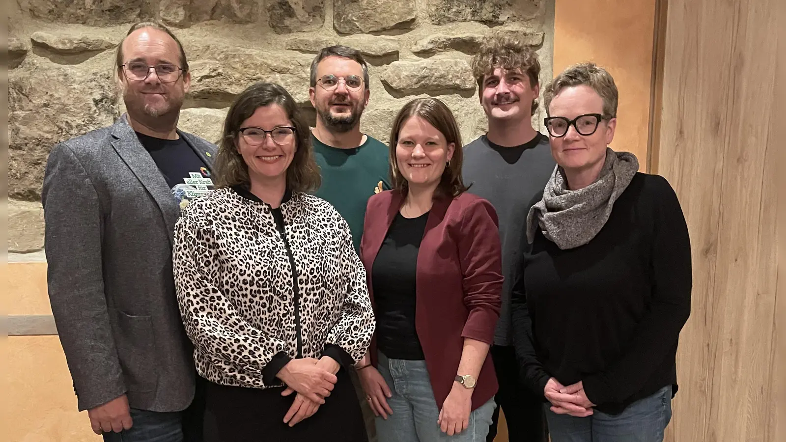 Oliver Rühl, Lisa Renz-Hübner, Johannes Weidt, Franziska Wurzinger, Jakob Hörauf und Sabine Stein-Hoberg (von links) führen den Bündnis90/Die Grünen-Kreisverband Ansbach als Vorstand in die Kommunalwahlen 2026. (Foto: Daniel Arnold)
