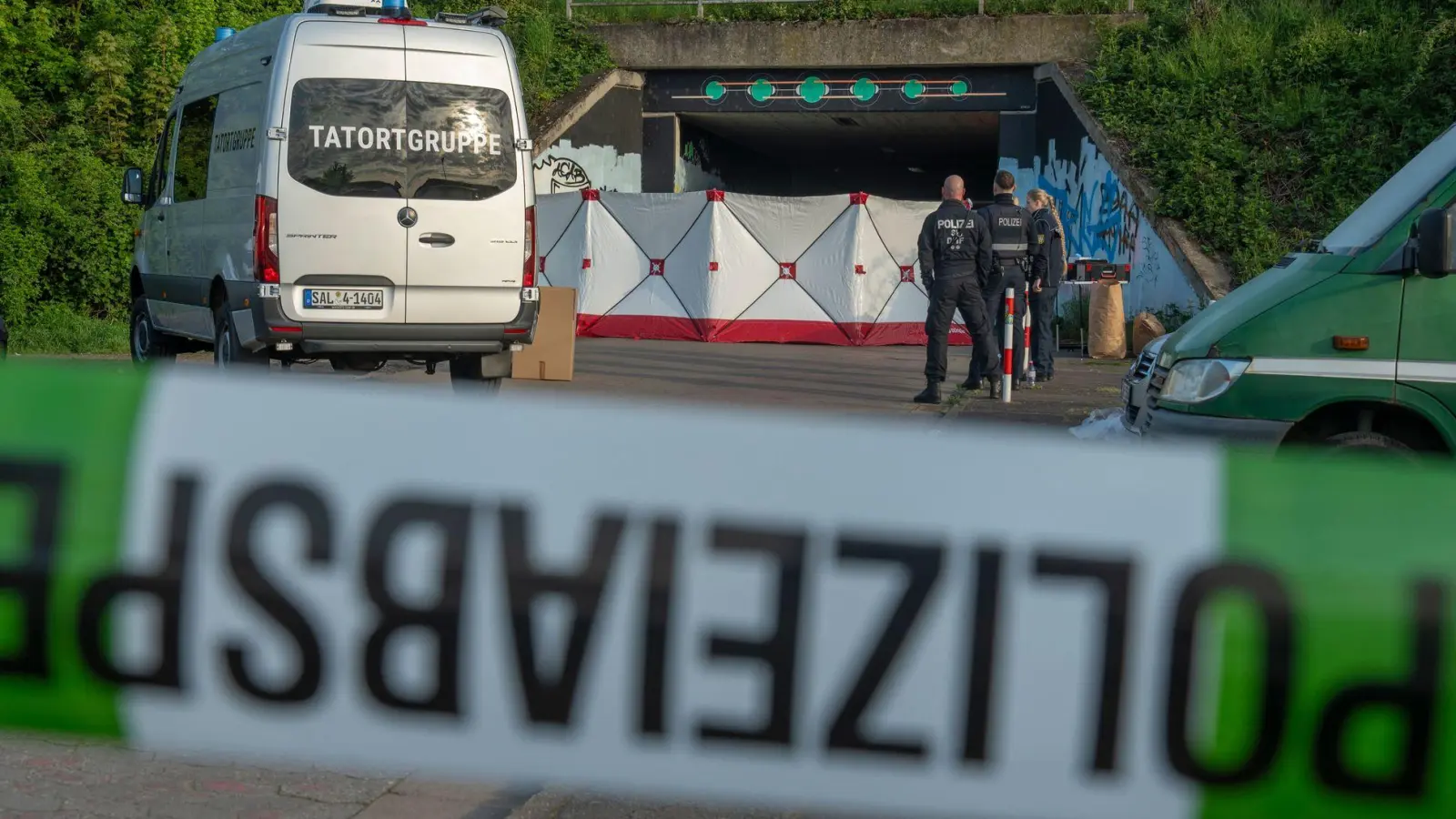 Der mutmaßliche Täter sitzt unter Mordverdacht in Untersuchungshaft. (Archivbild) (Foto: BeckerBredel/dpa)