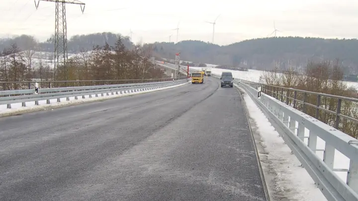 Schluss mit Baustelle auf der B8 bei Langenzenn: Die Bundesstraße ist ab 22. Dezember wieder frei. (Foto: Christa Frühwald)