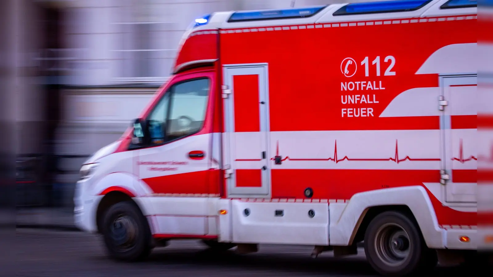 Nach dem Badeunfall zweier Schwestern laufen die Ermittlungen. (Symbolbild) (Foto: Jens Büttner/dpa)