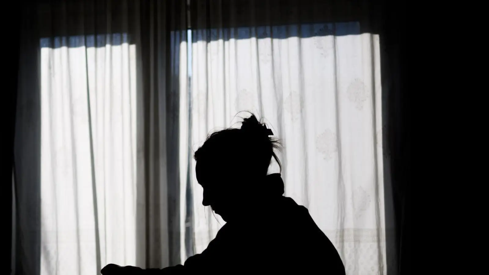 Die EU-Kommission hat ein neues Medikament gegen Wochenbettdepressionen zugelassen. (Symbolbild)  (Foto: Julian Stratenschulte/dpa)