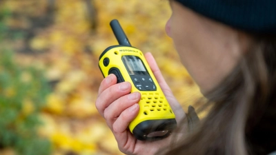 „Bitte kommen!“: Funkgeräte haben ihre ganz eigene Faszination. (Foto: Nico Tapia/dpa-tmn)