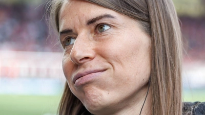 Seit ihrer Beförderung zur Cheftrainerin von Union Berlin gibt es im Netz sexistische Beiträge gegen Marie-Louise Eta. (Archivbild) (Foto: Andreas Gora/dpa)