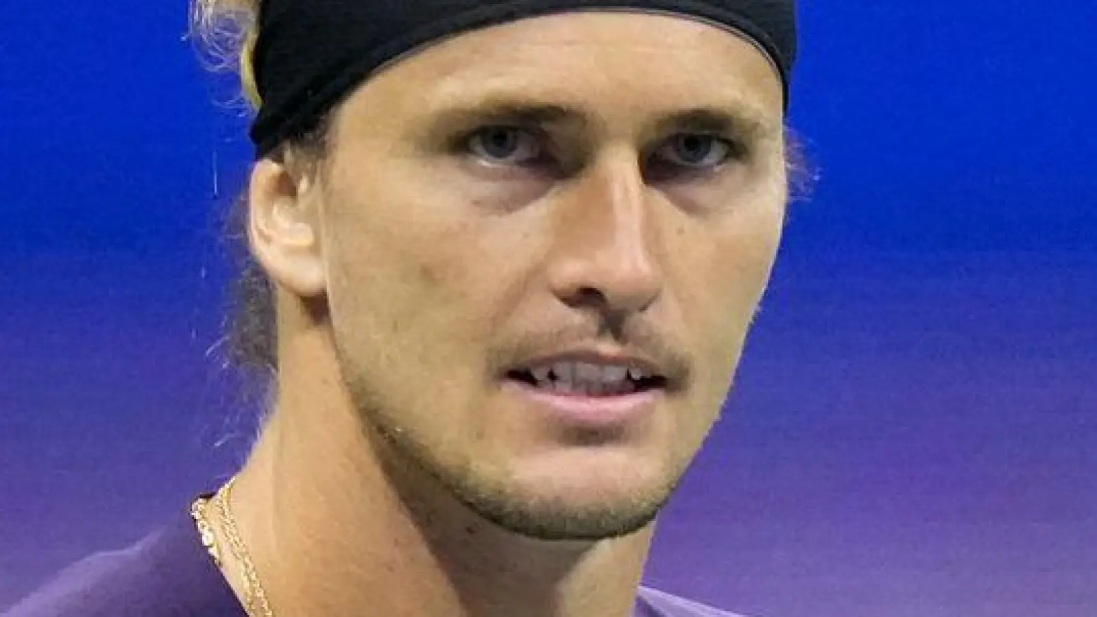 Der erste Schritt ist geschafft, der zweite Sieg soll für Zverev am Donnerstag gegen Fearnley folgen. (Foto: Frank Franklin II/AP/dpa)