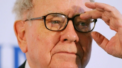 Im Alter von 95 Jahren will Warren Buffett sein Vermögen beschleunigt spenden. (Archivbild) (Foto: Arne Dedert/dpa)