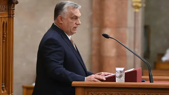 Der ungarische Ministerpräsident Viktor Orban will eine Volksbefragung zu den russischen Sanktionen durchführen lassen. (Foto: Zoltan Mathe/MTI/AP/dpa)