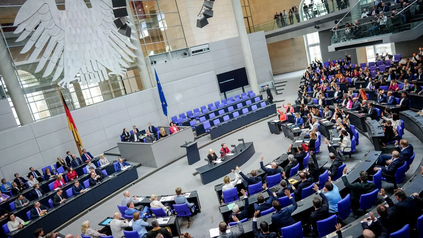 Union und SPD wollen die Regeln für den Bundestag reformieren. (Archivbild) (Foto: Kay Nietfeld/dpa)
