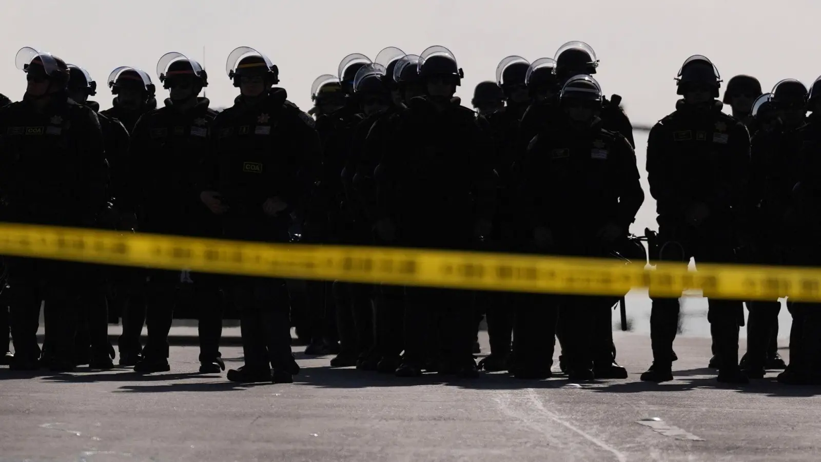 Viele Menschen trauen sich nicht mehr aus den Häusern. (Foto: Jae C. Hong/AP/dpa)