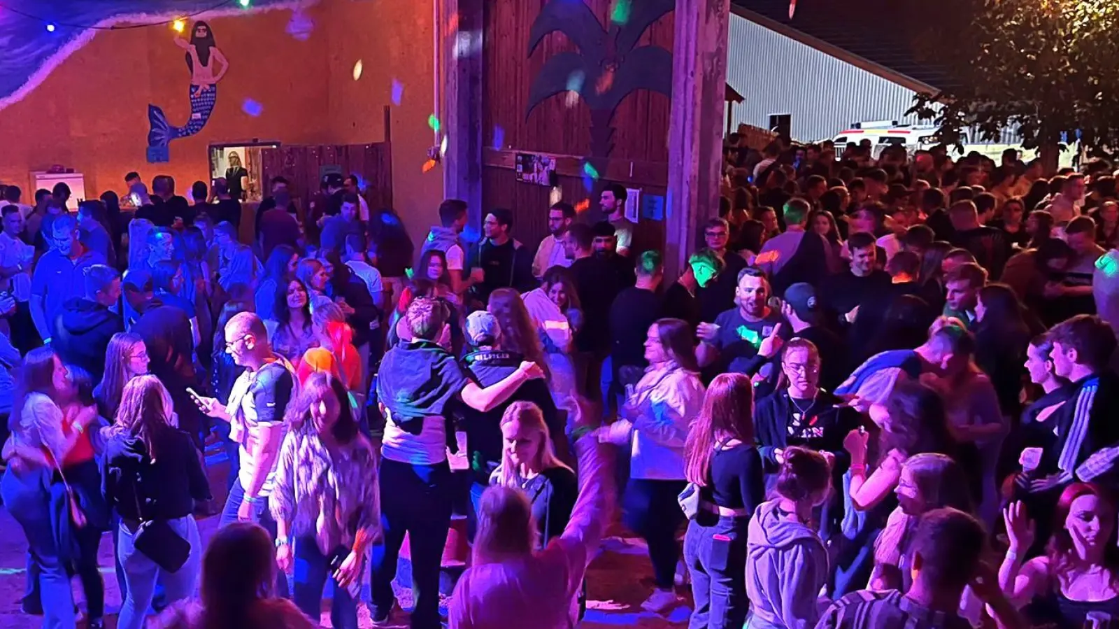 Die ELJ Ohrenbach lädt auch 2026 zu ihrer beliebten Strandfete. In diesem Jahr findet sie bereits am 18. April statt.  (Foto: Landjugend Ohrenbach)