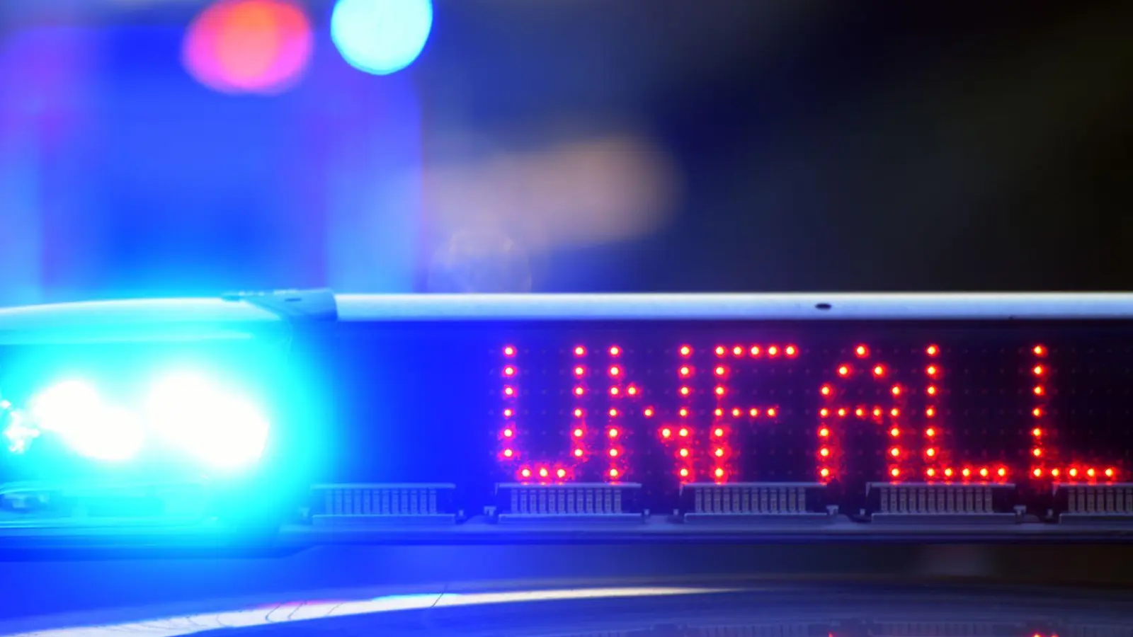 Der Radfahrer kam schwer verletzt in ein Krankenhaus. (Symbolbild) (Foto: Stefan Puchner/dpa)