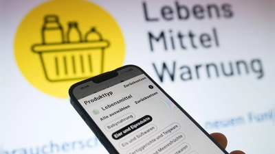 Ein asiatisches Gericht wird wegen Keimbelastung zurückgerufen. (Foto: Sebastian Gollnow/dpa)