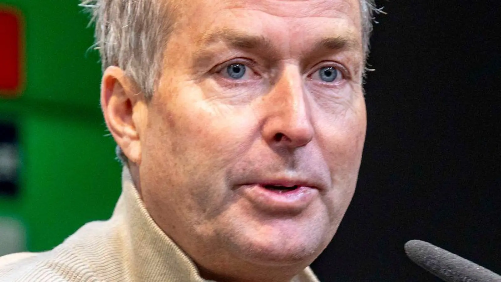 Kasper Hjulmand ist unbeeindruckt vom Wagner-Aus bei Augsburg.  (Foto: David Inderlied/dpa)