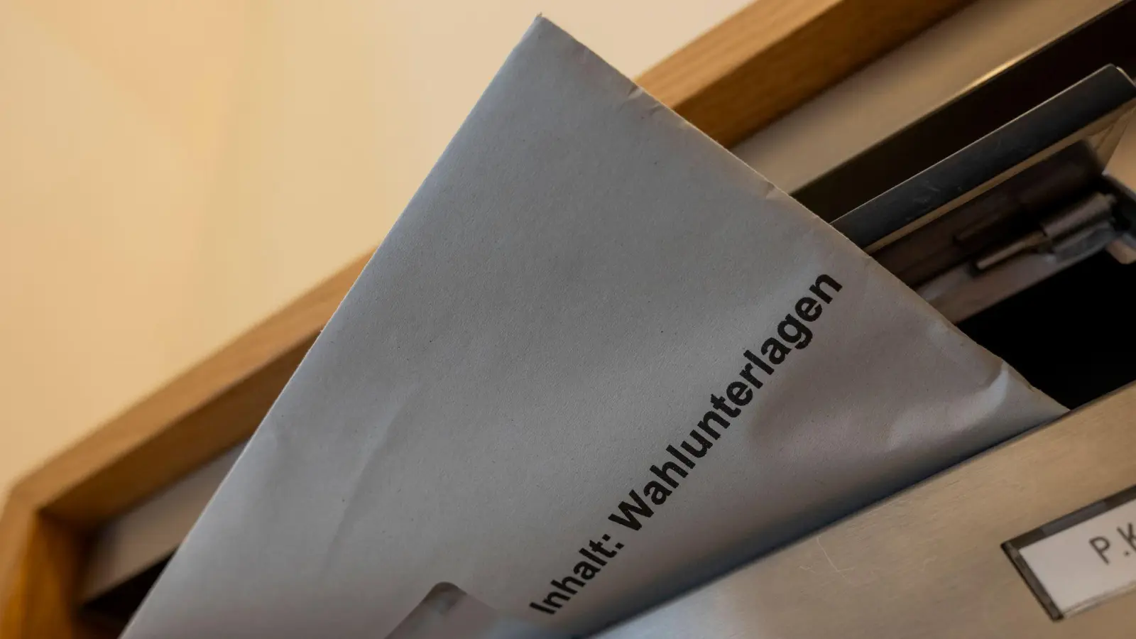 Im nordschwäbischen Landkreis Donau-Ries muss die CSU nach der Stichwahl den Chefposten im Landratsamt den Freien Wählern überlassen. (Symbolbild) (Foto: Peter Kneffel/dpa)