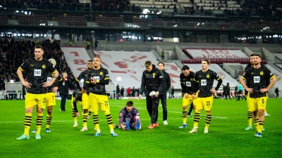 Die Dortmunder gingen nach einer schwachen Leistung in Stuttgart als Verlierer vom Platz. (Foto: Tom Weller/dpa)