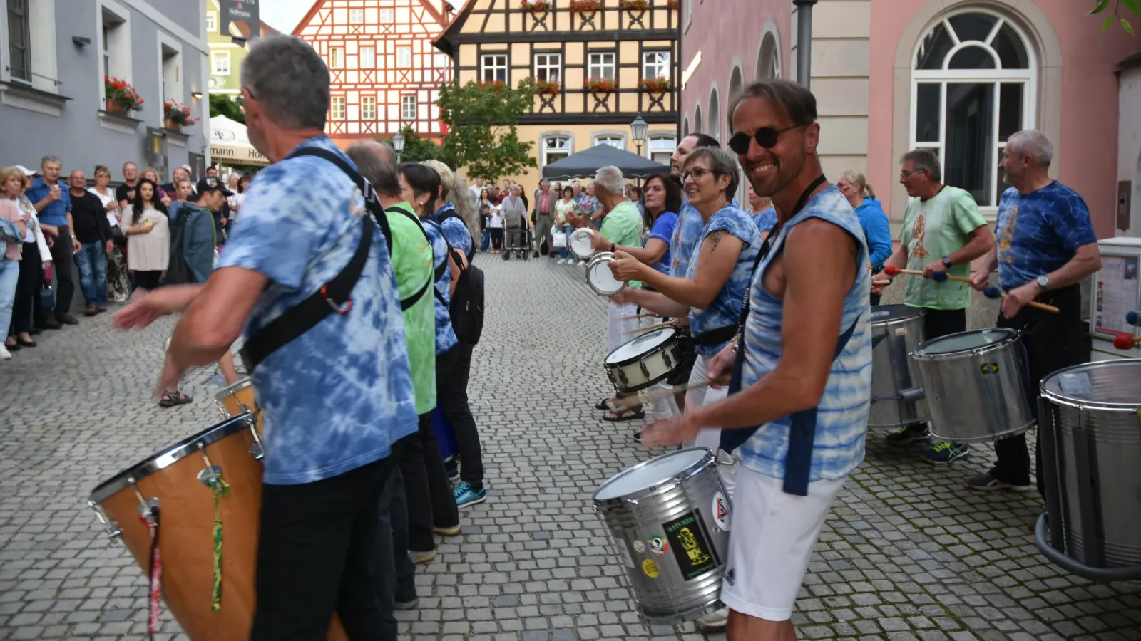 Die Batukeros werden auch in diesem Jahr mit ihren mitreißenden Trommelrhythmen ihren Gästen wieder kräftig einheizen. (Archivbild: Anita Dlugoß)