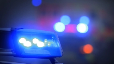 Die Polizei rückte am Montag zu über 100 Einsätzen wegen Schneefalls und Glätte aus. (Symbolbild) (Foto: Karl-Josef Hildenbrand/dpa)