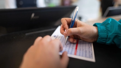 Nur weil seit dem 1. Januar 2025 für Deutsche keine behördliche Meldepflicht mehr besteht, bedeutet das nicht, dass Hotels, Hostels und Anbieter von Ferienwohnungen deswegen keine Daten mehr von ihnen erheben dürfen. (Foto: Sebastian Gollnow/dpa/dpa-tmn)