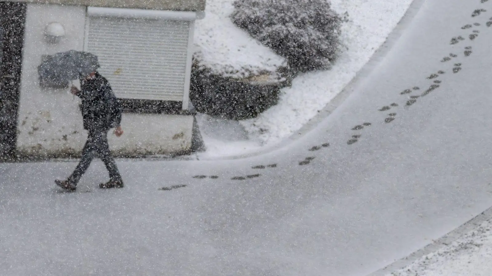 Im Allgäu kam es am Anfang der Woche zu Schneefällen. (Foto: Peter Kneffel/dpa)