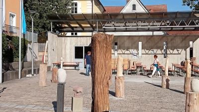 Die Werke der Akademie-Teilnehmer wurden bei einer Vernissage im Stadthof ausgestellt. (Foto: Diane Mayer)
