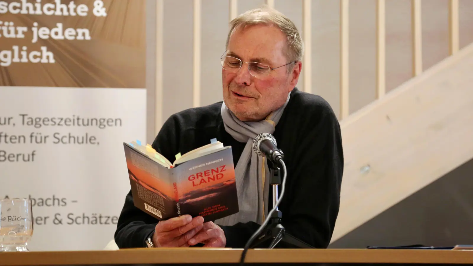 Stellte sein Buch „Grenzland” vor: der Autor Werner Nennich. (Foto: Martina Kramer)