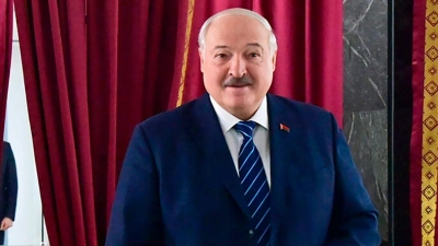 Im August 2020 hatte sich Alexander Lukaschenko, der seit 1994 im Amt ist, erneut zum Sieger der Präsidentenwahl erklären lassen. (Foto: Uncredited/Belarusian Presidential Press Service/AP/dpa)