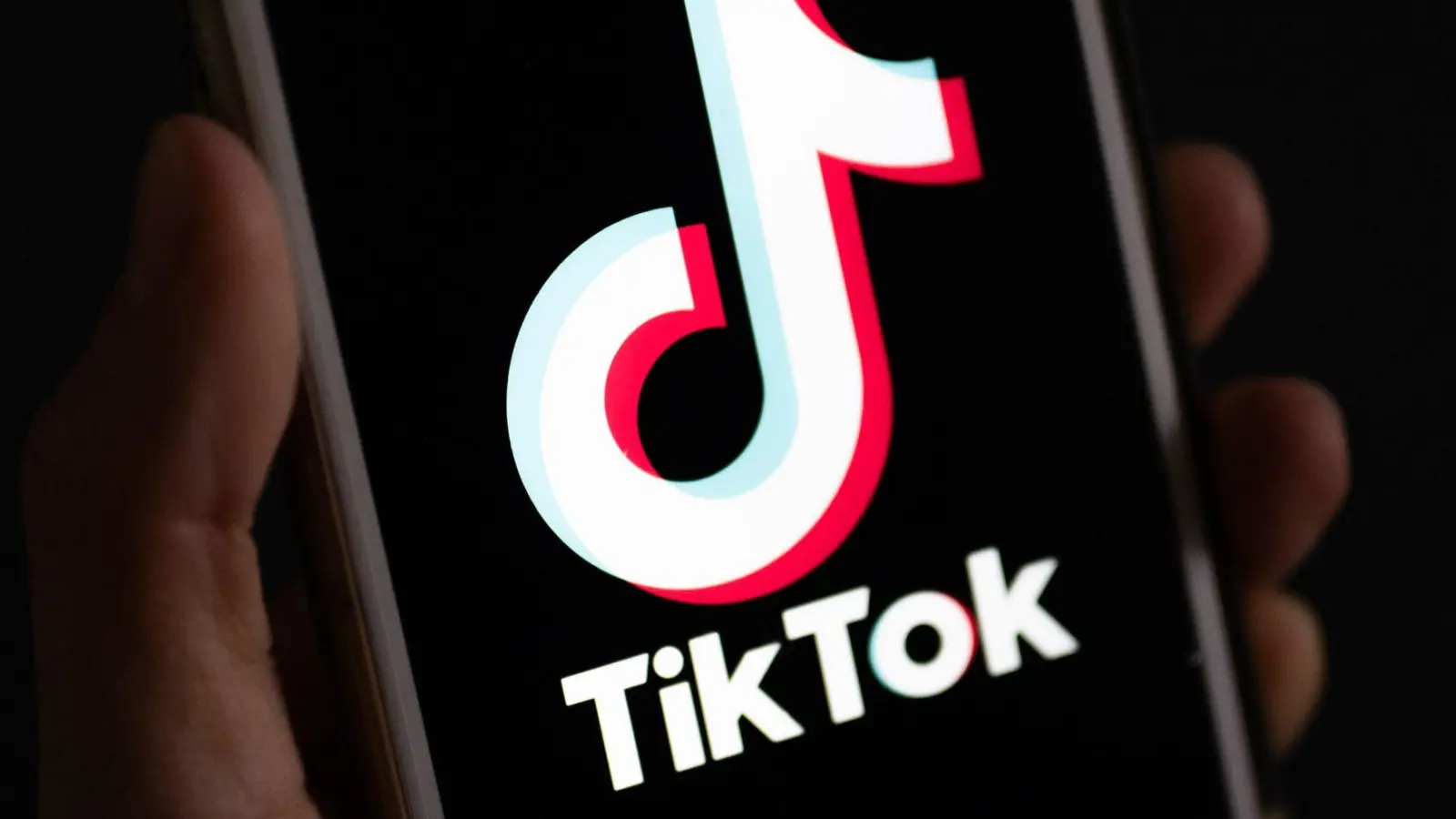 Der TikTok-Hype „Cat in the Hat“ löst Angst auf den Straßen aus. (Foto: Monika Skolimowska/dpa)