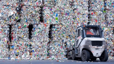 Massen an Plastikmüll entstehen in Deutschland jedes Jahr - ein großer Teil davon wird recycelt. (Foto: Rolf Vennenbernd/dpa)