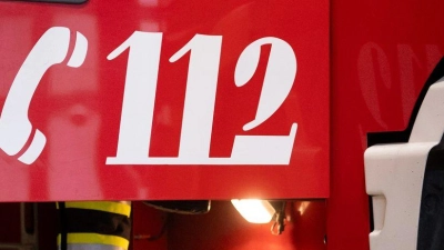 Die Feuerwehr löschte schließlich den Brand. (Symbolbild) (Foto: Niklas Treppner/dpa)