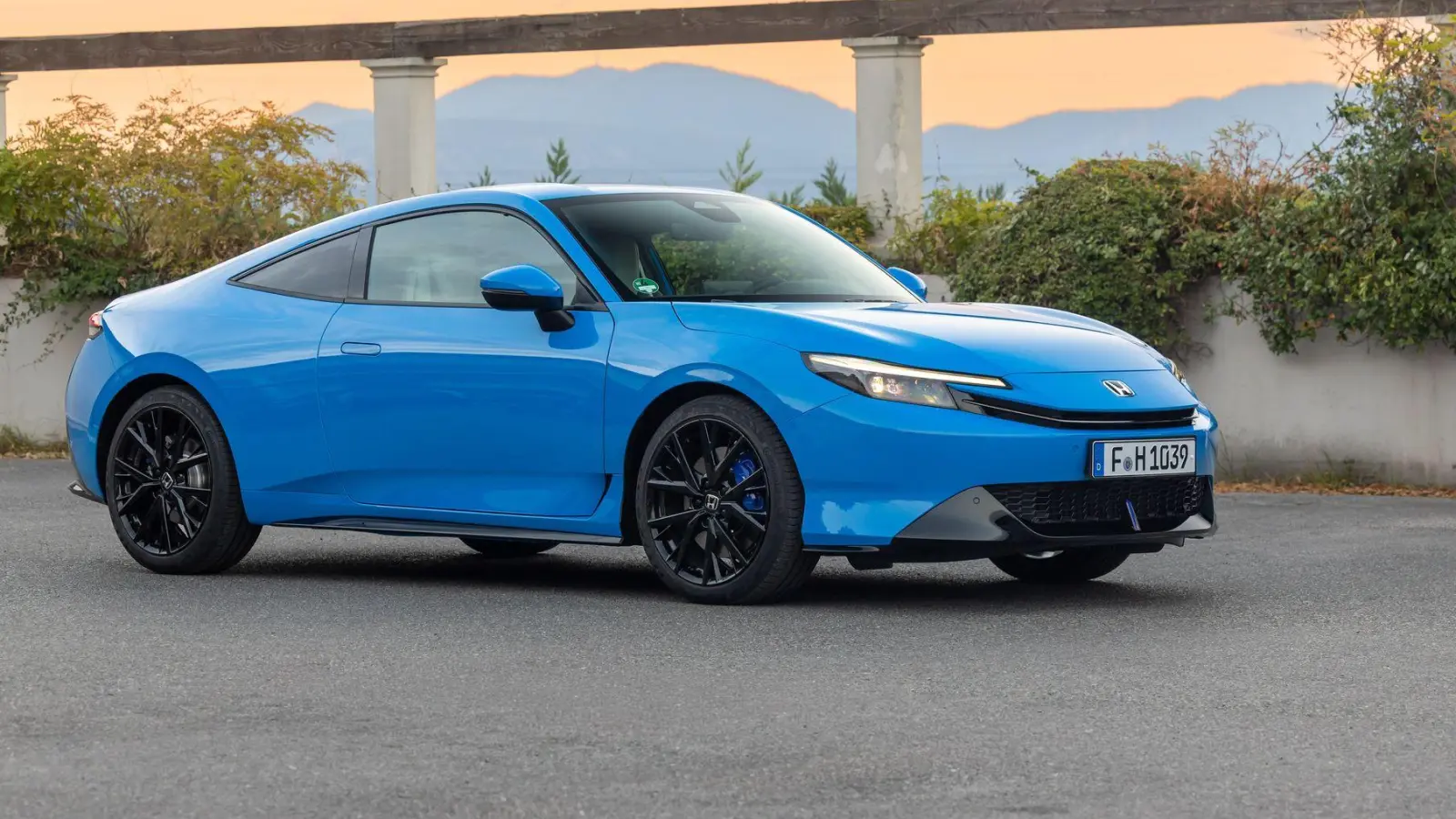 Honda bringt mit dem neuen Prelude nach 25 Jahren ein sportliches Nippon-Coupé zurück: Der kompakte 2+2-Sitzer startet ab rund 49.500 Euro. (Foto: Manuel Portugal/Honda/dpa-tmn)