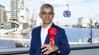 Der Labour-Politiker Sadiq Khan wird in der City Hall in London zum Bürgermeister von London wiedergewählt. (Foto: Jeff Moore/PA Wire/dpa)