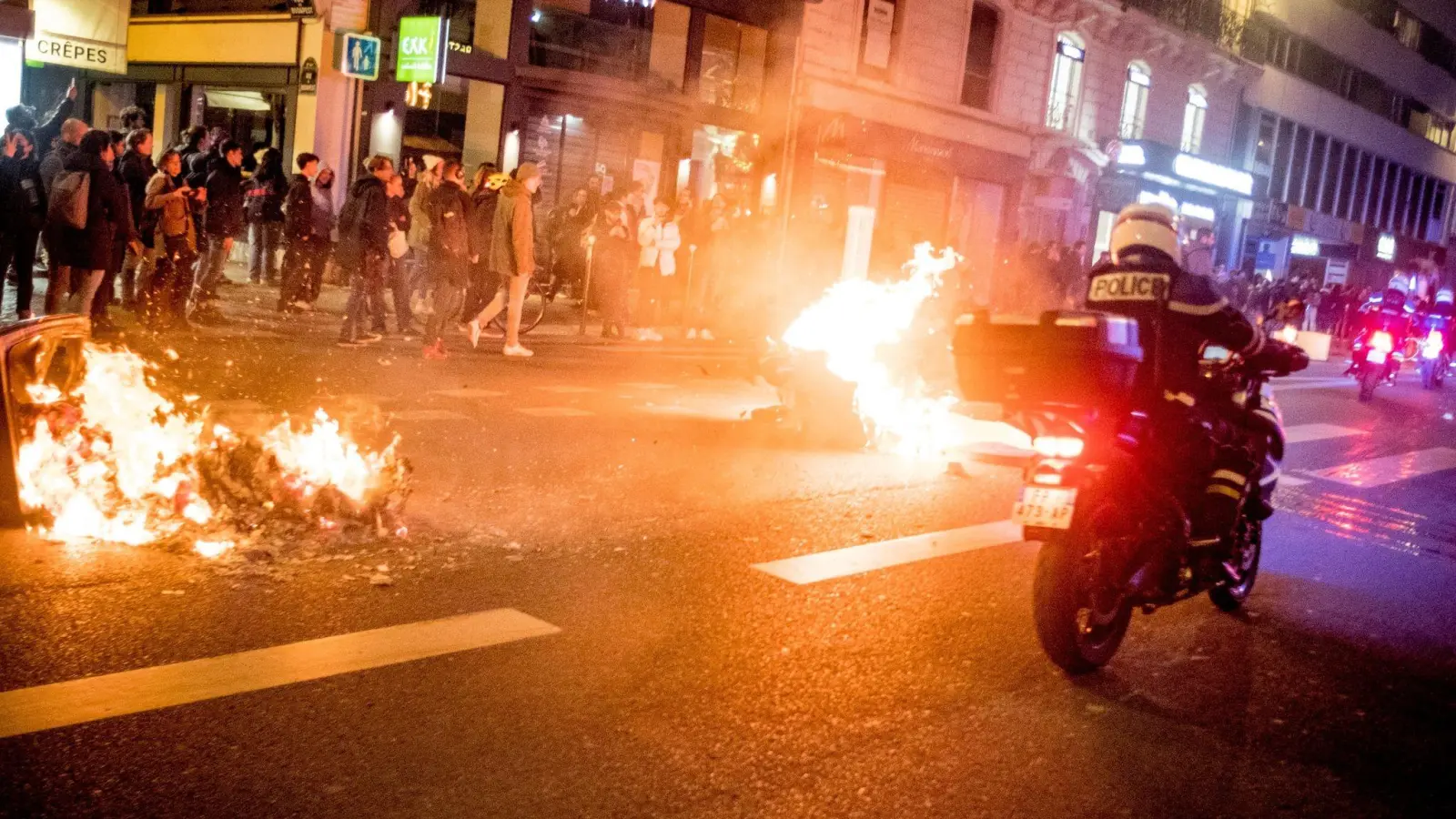 Die Polizei ist bei gewalttätigen Protesten in Paris im Einsatz. (Foto: Gerard Cambon/Le Pictorium via ZUMA Press/dpa)