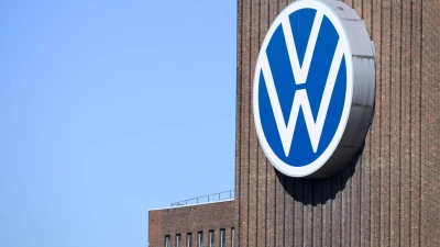 Hintergrund der Durchsuchung ist das seit Jahren laufende Verfahren wegen des Verdachts überhöhter Betriebsratsgehälter bei Volkswagen. (Foto: Julian Stratenschulte/dpa)
