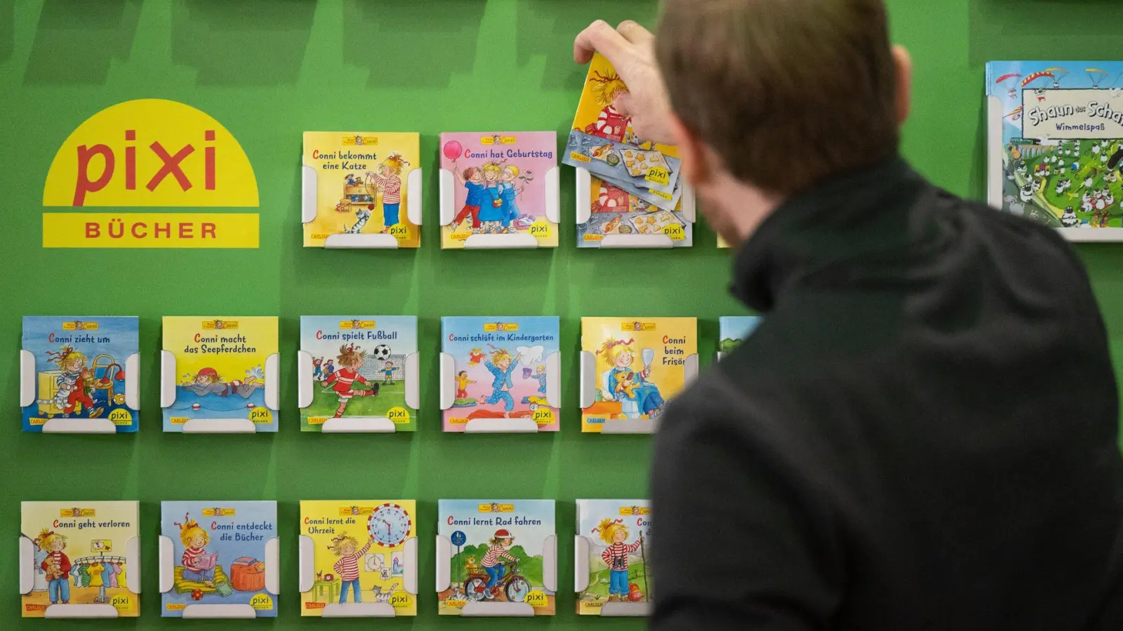 Wie geht der Hamburger Carlsen Verlag mit nachgemachten oder KI-generierten Conni-Memes um? (Archivbild) (Foto: Sebastian Gollnow/dpa)