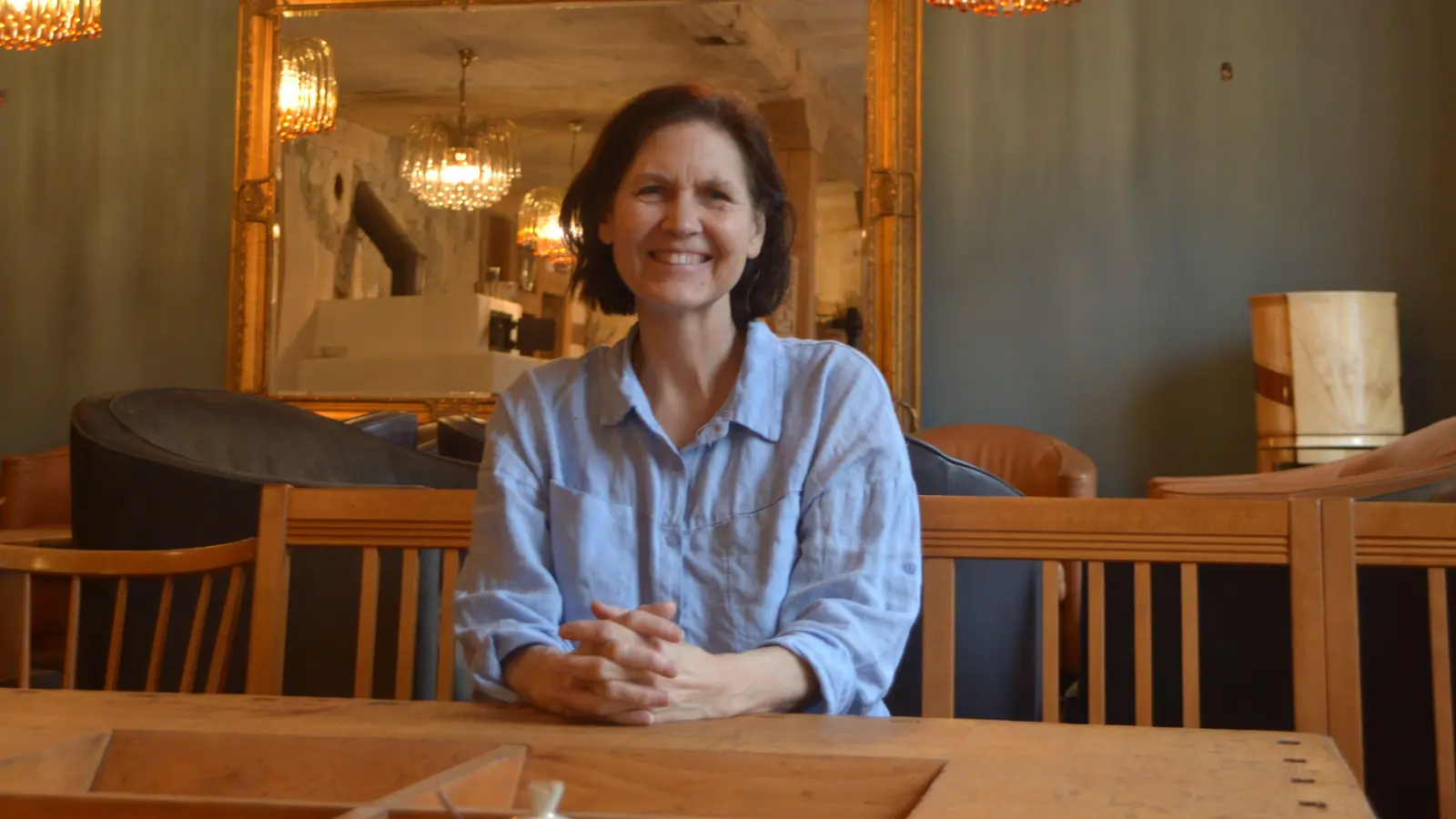 Mondän, hell und freundlich: Genau so hat sich Betreiberin Michaela Erbel ihr Kaffeehaus im Aischgrund vorgestellt. Am Samstag wurde es feierlich eröffnet. (Foto: Johannes Zimmermann)