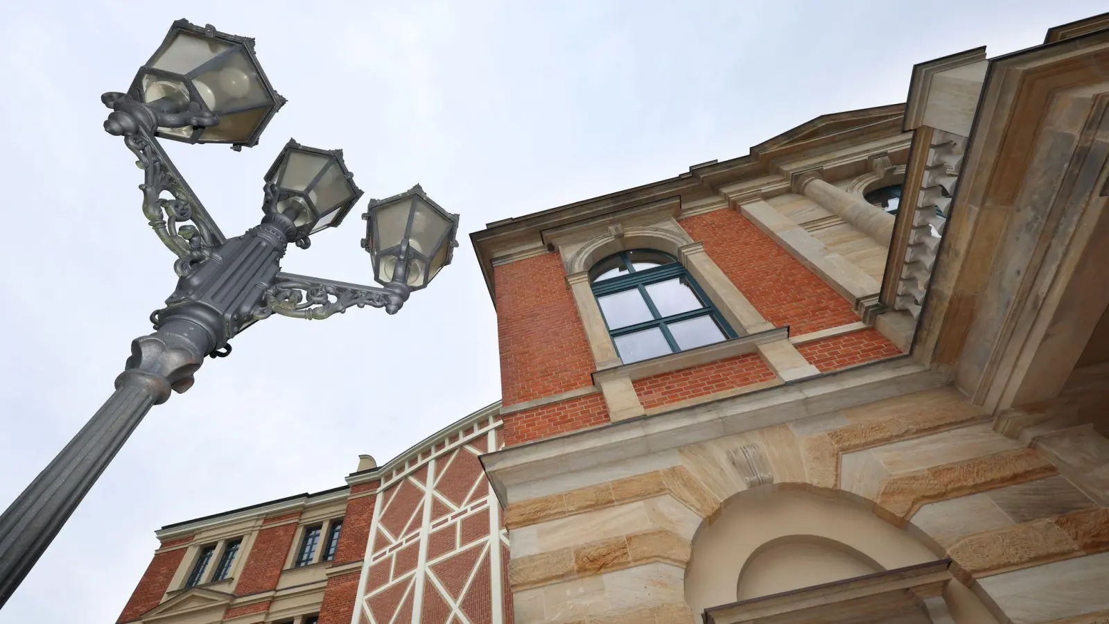 Bayreuth ist wegen seines Festspielhauses weltberühmt. (Archivbild) (Foto: Karl-Josef Hildenbrand/dpa)
