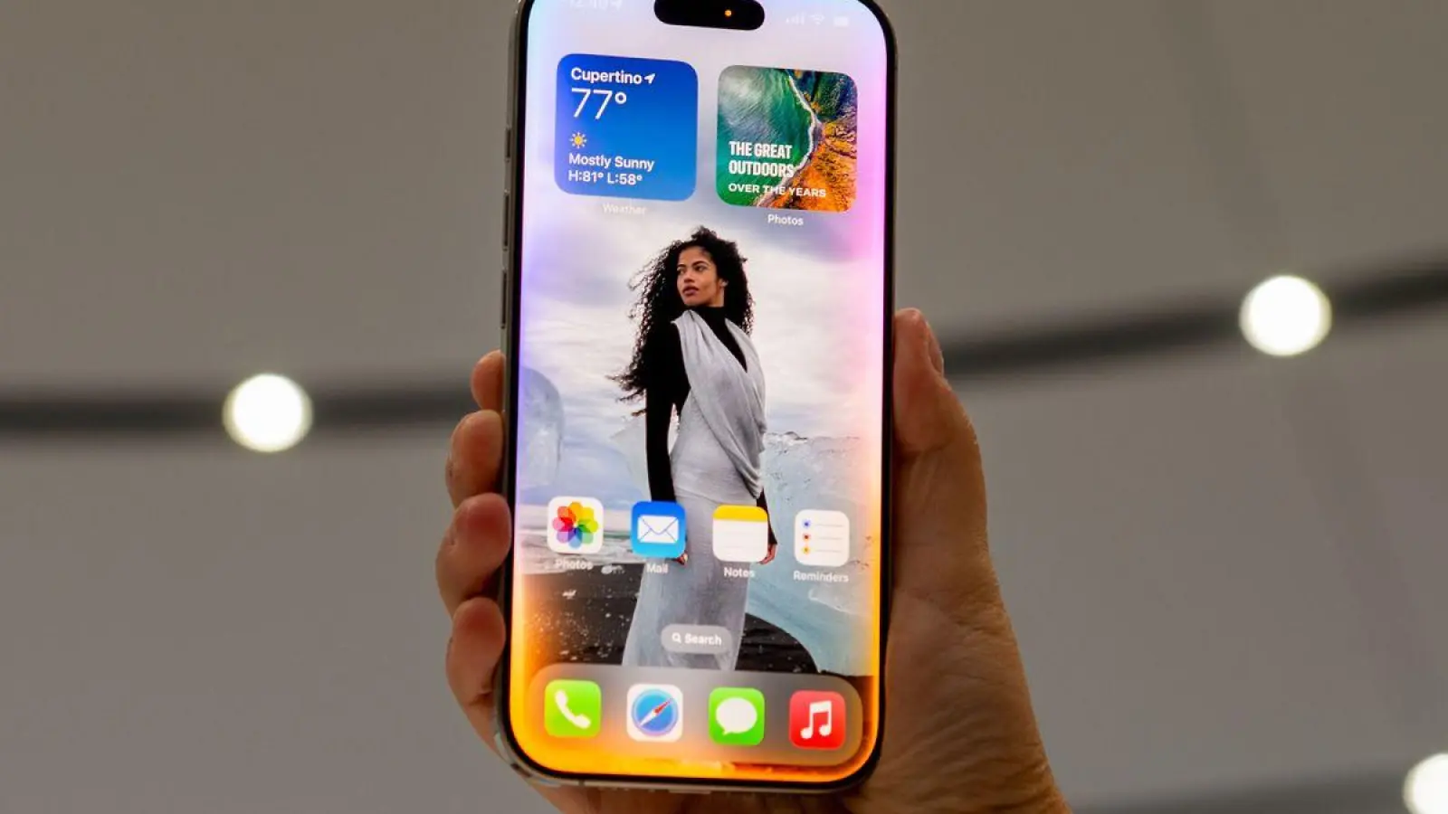 Apple hatte vor der Vorstellung der iPhone-16-Modellreihe neue KI-Funktionen angekündigt und Werbung dafür gemacht. (Archivbild) (Foto: Andrej Sokolow/dpa)