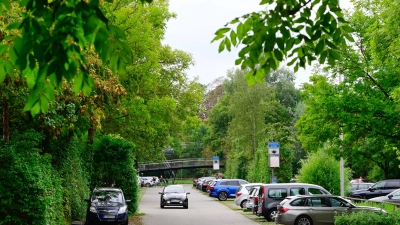 Am Rezatparkplatz heizte sich ein Streit so sehr auf, dass eine Polizeistreife dazukommen musste.  (Symbolbild: Jim Albright)