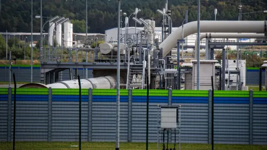 Rohrsysteme und Absperrvorrichtungen in der Gasempfangsstation der Ostseepipeline Nord Stream 2 in Lubmin. (Foto: Stefan Sauer/dpa)