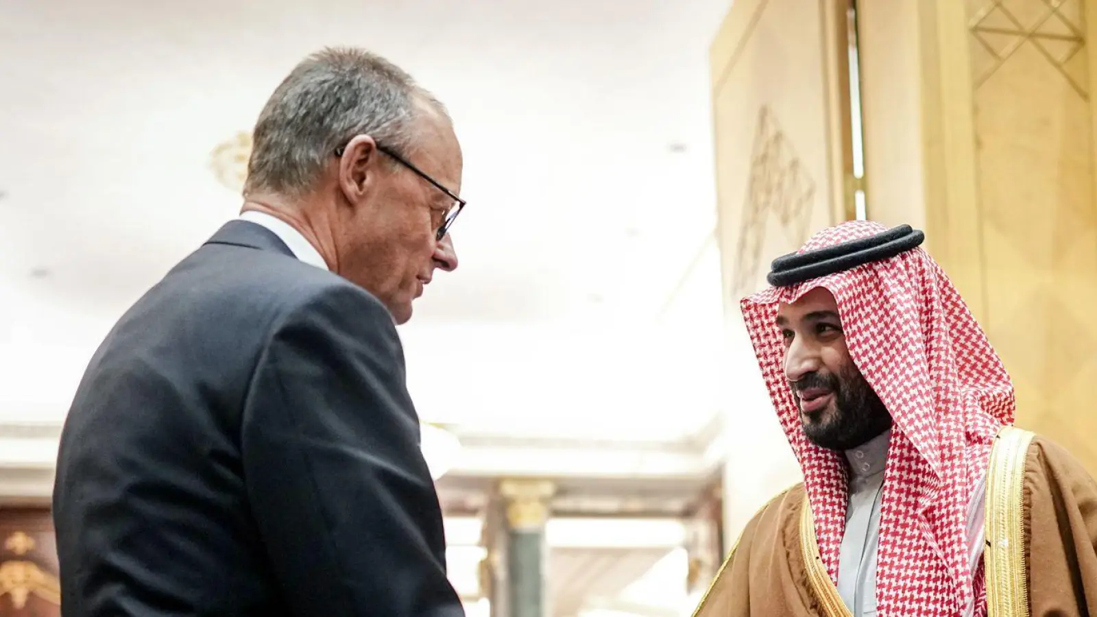 Einst geächtet, wird der saudische Kronprinz inzwischen wieder hofiert. (Foto: Kay Nietfeld/dpa)